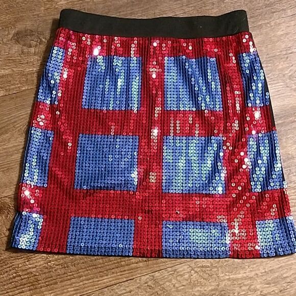 Adorable sequin stretch mini skirt - Picture 1 of 3
